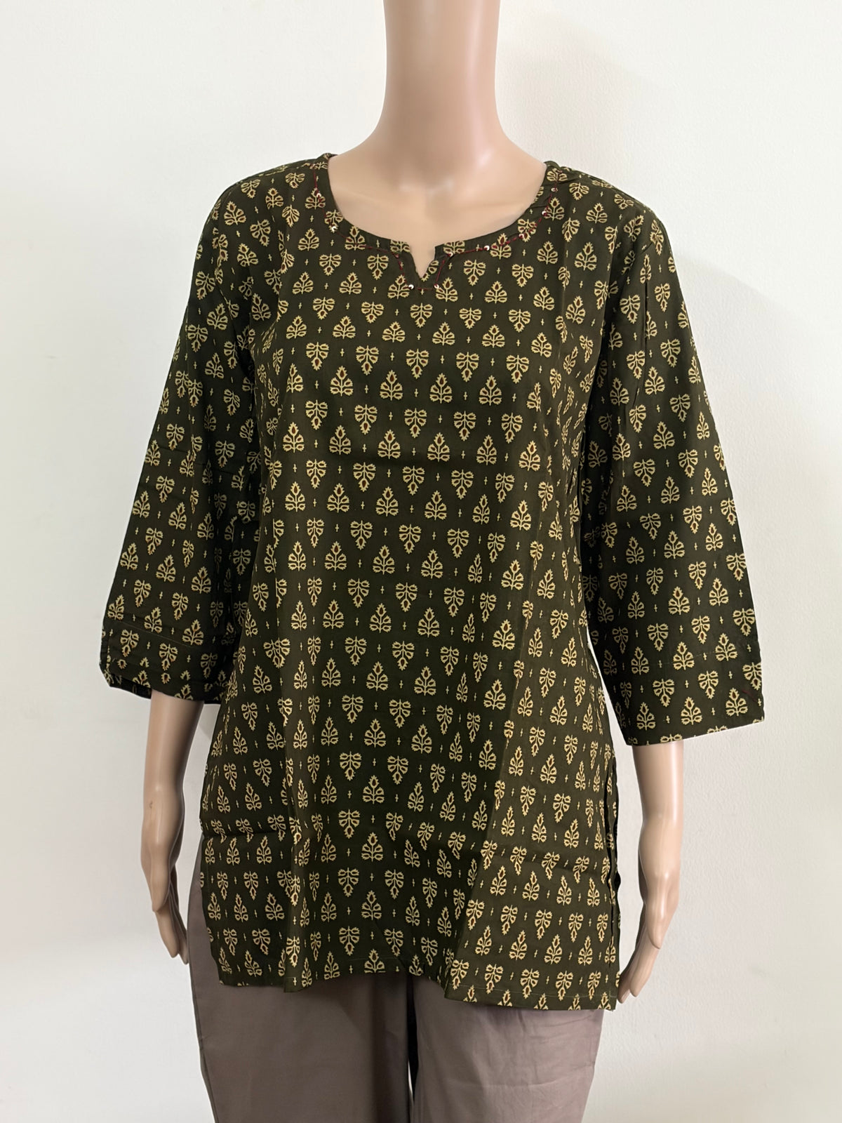 Women's Cotton Short Kurti | Mehandi green with bhutta