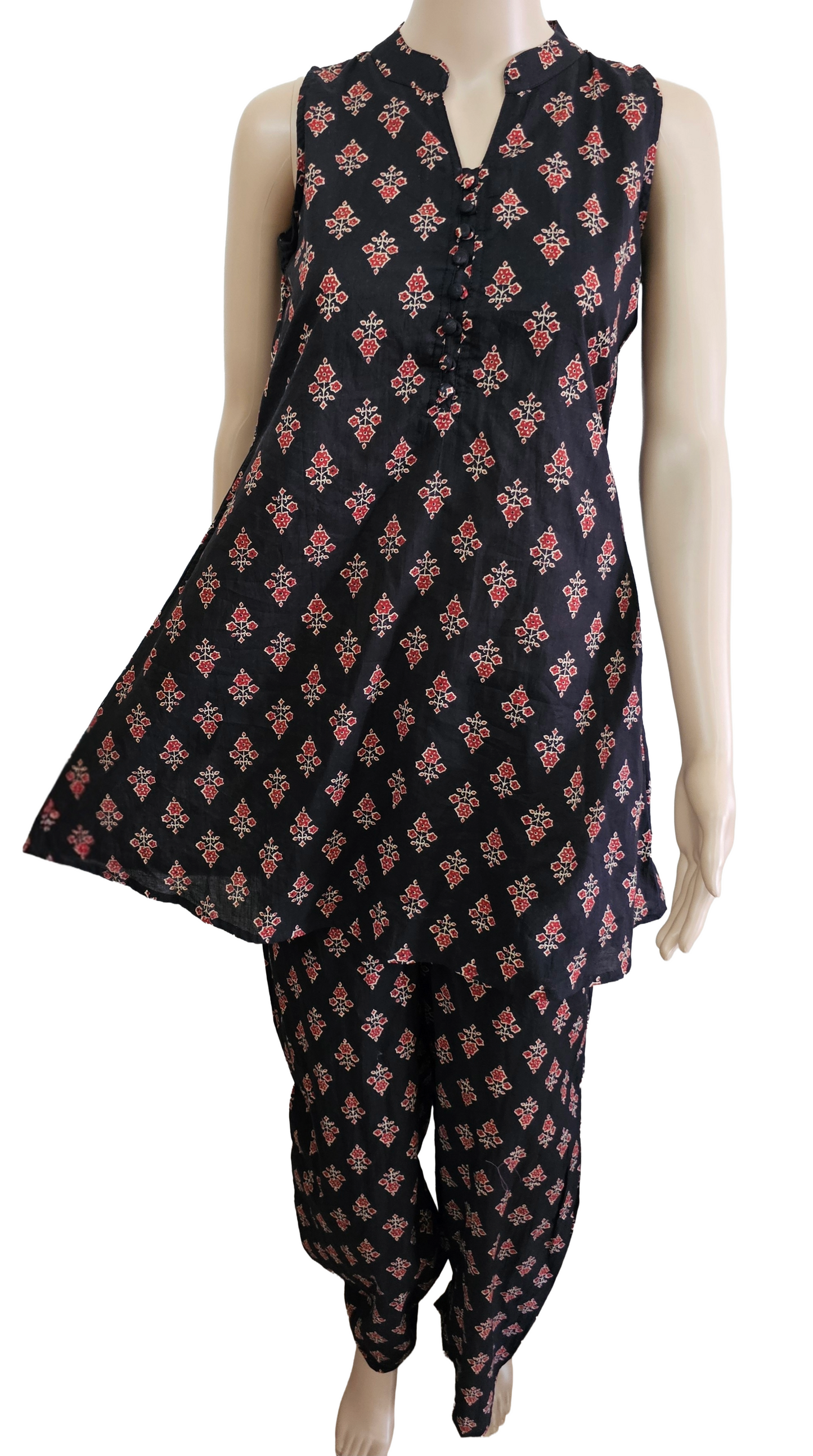 Women Short kurti with pant | A-Line cut | Small Maroon with sandal flowers in Black | SLCOORD