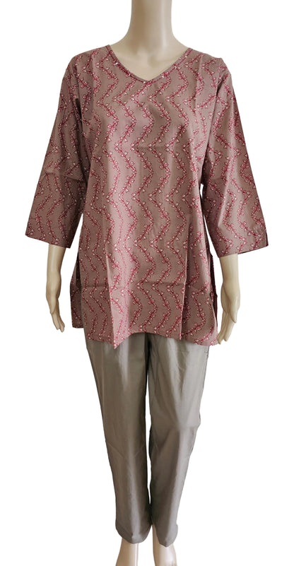 Women's Cotton Short Kurti | Dark onion base with florals on zigzag