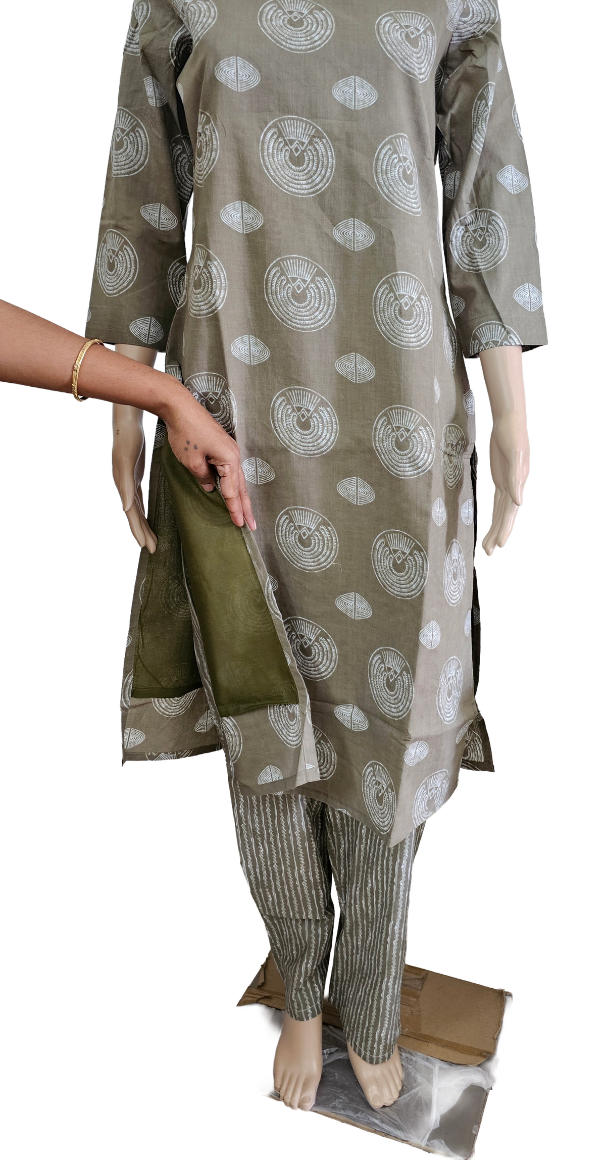 Women kurti with pant and dupatta |Light seaweed green kurti with Lining | B4010 | Neck pattern 2