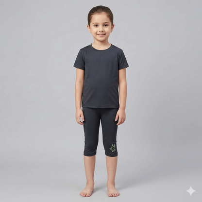 Girls plain capri Pants | Black color