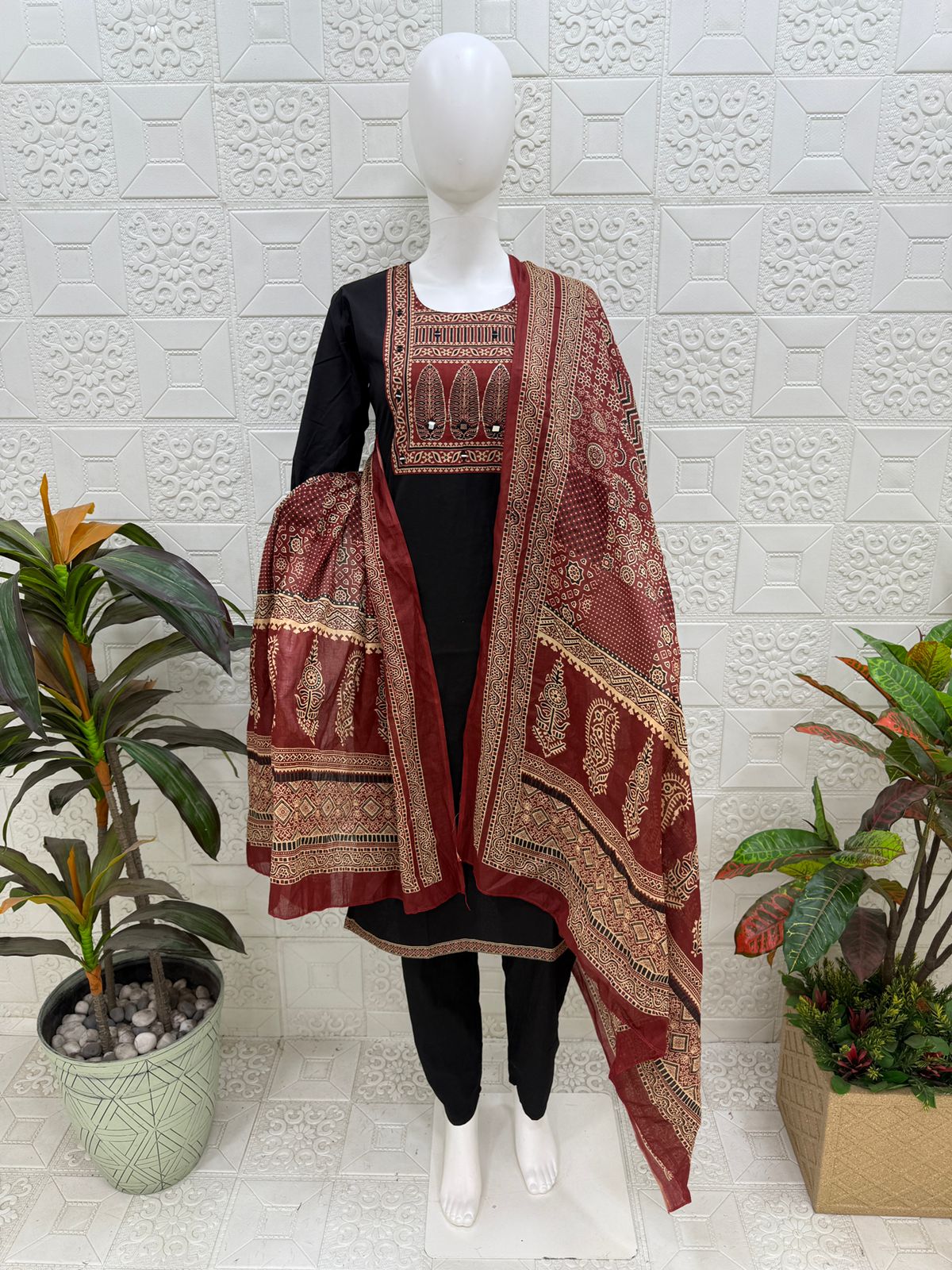 Women kurti with pant and dupatta |Black color 3 piece sets | Dabuset