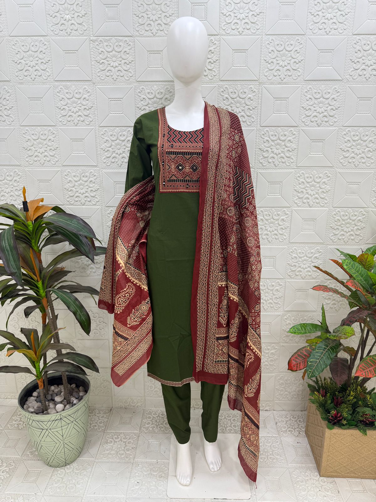 Women kurti with pant and dupatta |Mehandi green sets | Dabuset